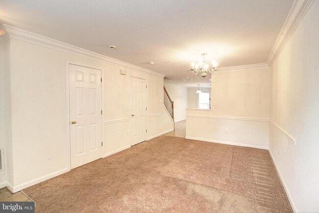 Building Photo - 607 Cawley Dr