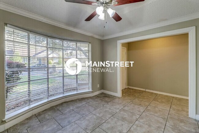 Building Photo - 4 Bedroom Pet-Friendly Home in DeSoto, TX with Main Street Renewal