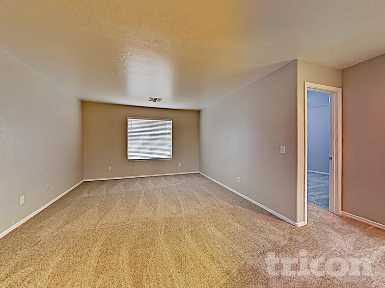 Building Photo - 25685 W Pleasant Ln