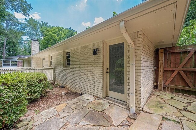 Building Photo - 2151 Zelda Dr NE