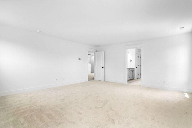 Building Photo - Brand New 4BR Luxury Home in Collington East