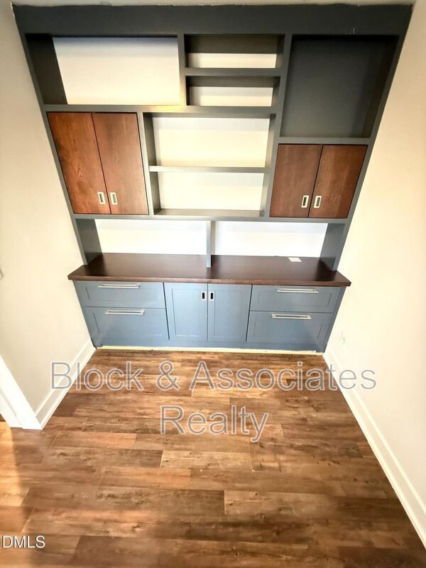 Building Photo - 121 Marilou Ln