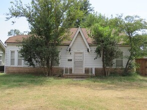 Building Photo - 706 NW Euclid Ave