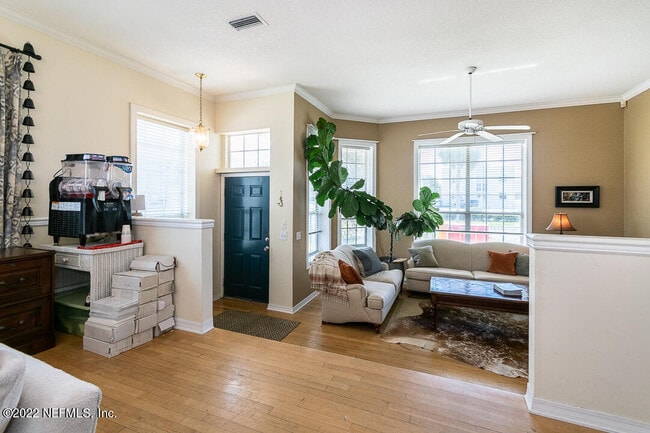 Building Photo - 2102 First St