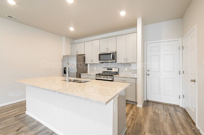 Building Photo - 12232 Creamery St