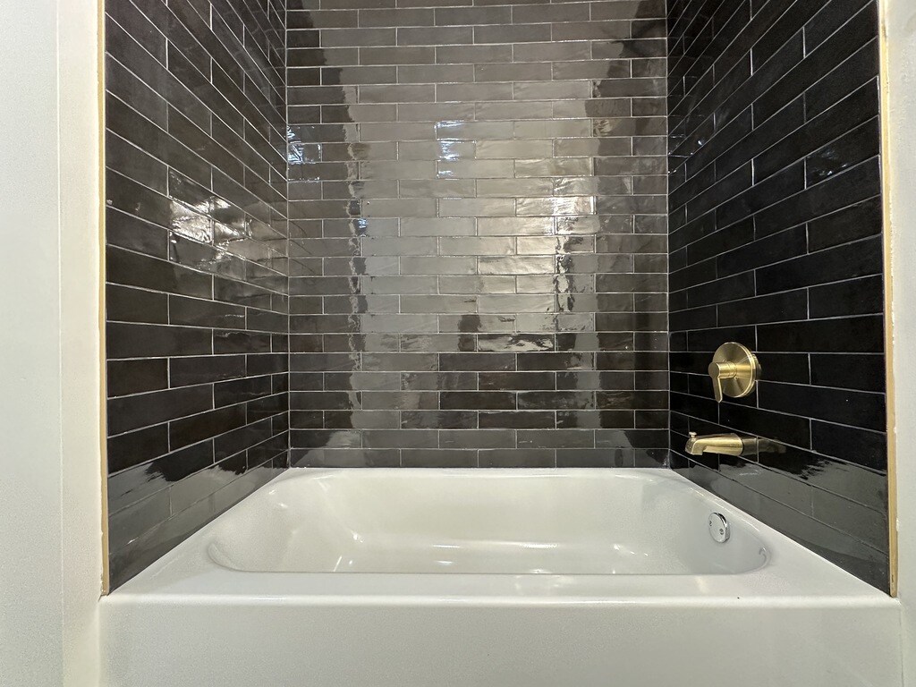 Building Photo - 1322 W Ohio St