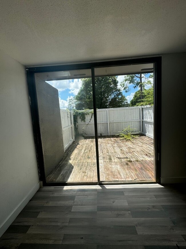 Building Photo - Spacious 3-Bedroom, 2.5-Bathroom Condo – P...