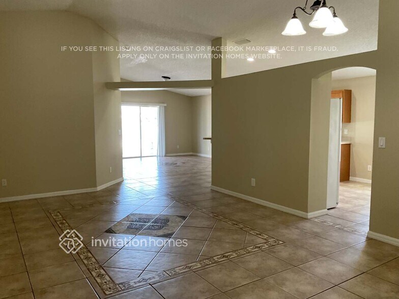 Building Photo - 813 Lake George Dr