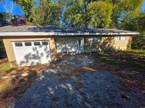 Building Photo - 24 Greenway Dr