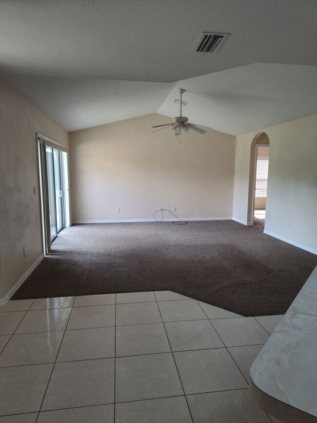 Building Photo - Oak Crest – 4BR/3BA Home with Covered Patio & Prime Ocala Location