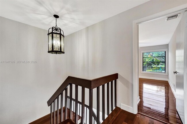 Building Photo - 2990 Oaktree Ln