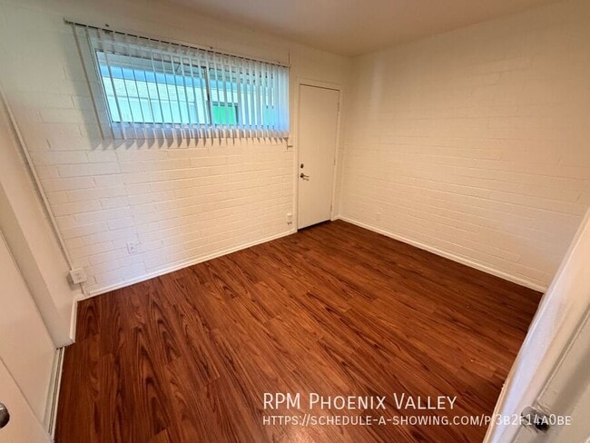 Building Photo - 6802 W Glendale Ave