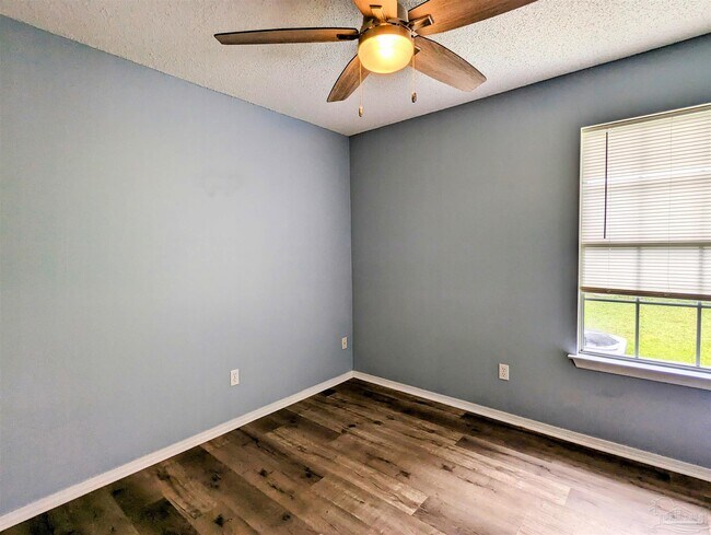 Building Photo - 2466 Redoubt Ave