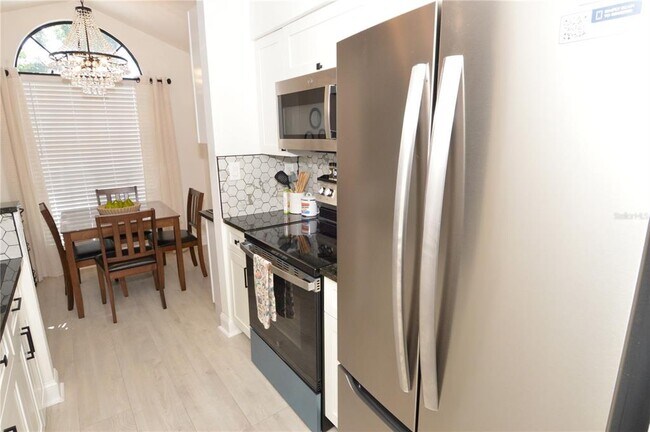 Building Photo - 8714 Mallard Reserve Dr