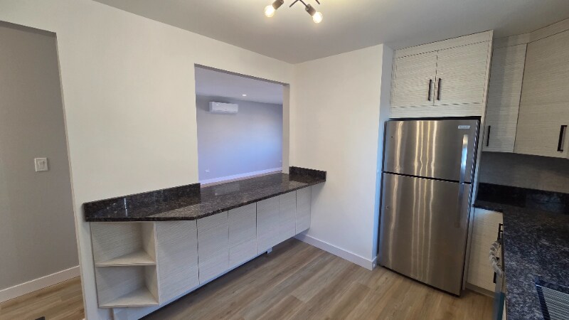 Building Photo - 8023 W Churchill Ave