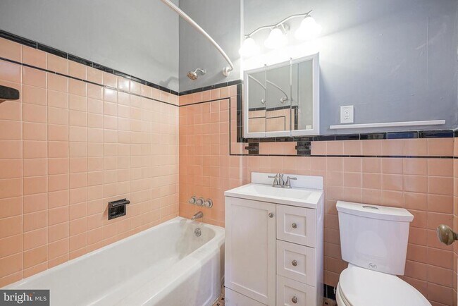 Building Photo - 1119 S 46th St