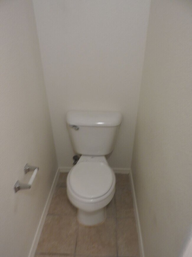 Building Photo - K-1022