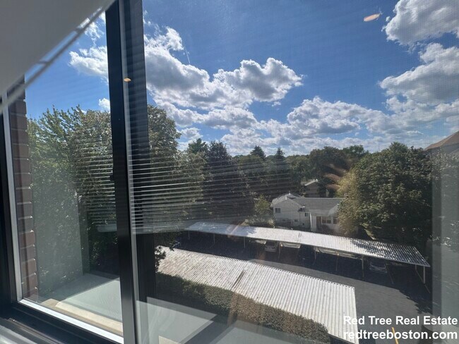 Building Photo - 320 Hammond Pond Pkwy