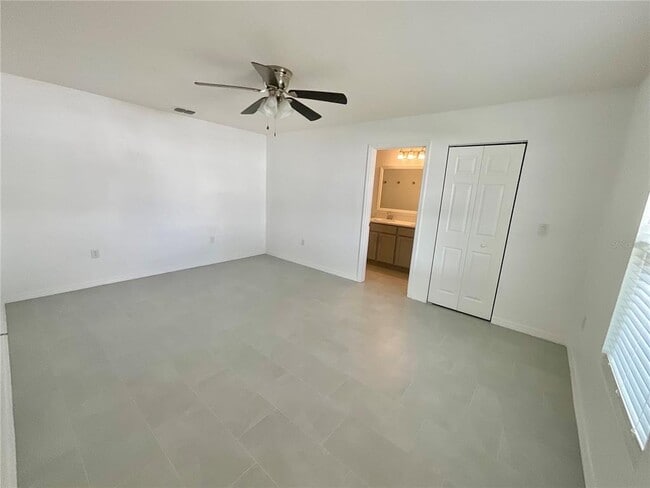 Building Photo - 270 Hyacinth Ct