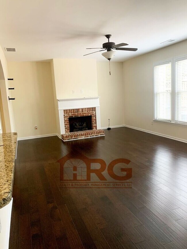 Building Photo - 2b / 2.5b in Smyrna WATER INCLUDED