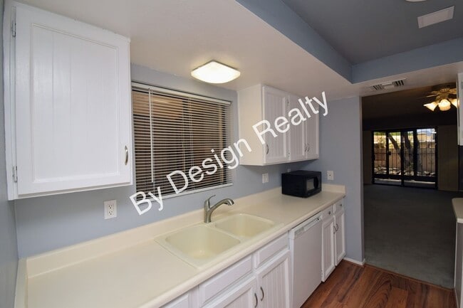 Building Photo - Moondance 2 Bed 2 Bath Patio Home