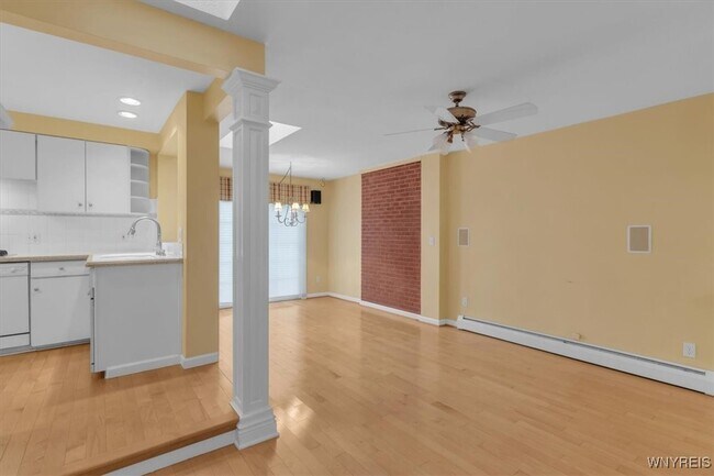 Building Photo - 116 Segsbury Rd