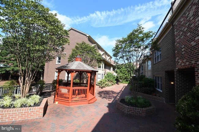 Building Photo - 601 N Tazewell St