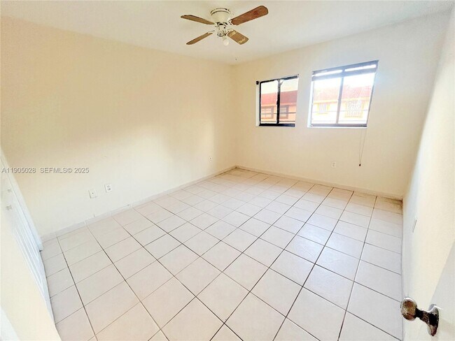 Building Photo - 5712 W 25th Ct