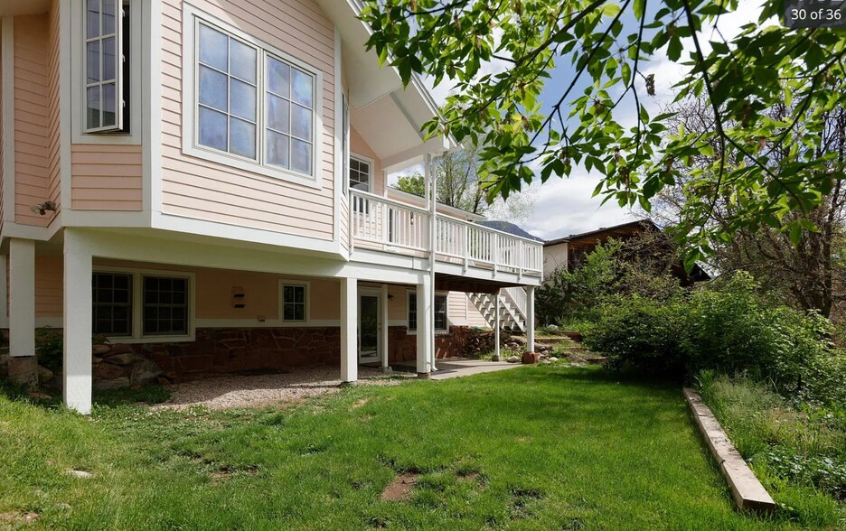 Building Photo - 111 W Homestead Dr