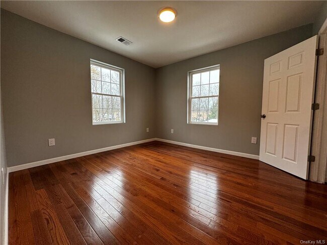 Building Photo - 8 5th Ave