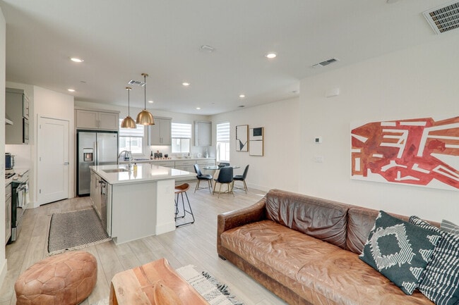 Building Photo - 37523 Sand Drift Rd