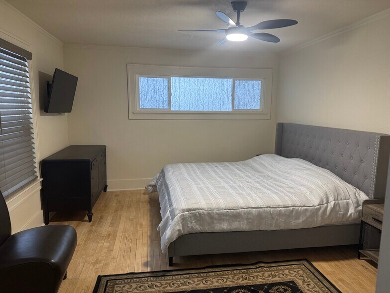 Main bedroom upstairs with front balcony - 1540 N 10th St