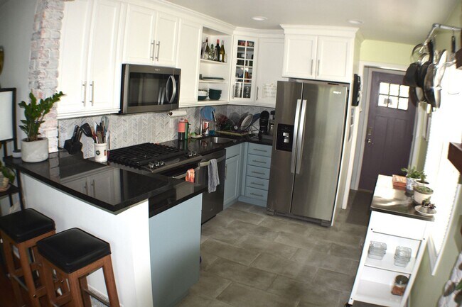 Building Photo - Bright, remodeled Sugarhouse Bungalow