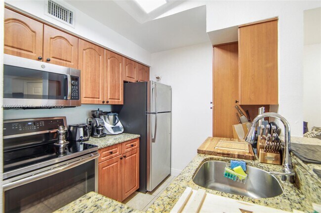 Building Photo - 2796 S University Dr
