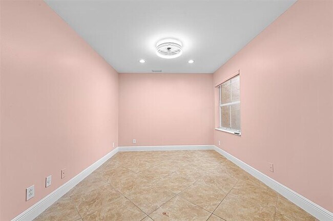 Building Photo - 4227 Sabal Ridge Cir