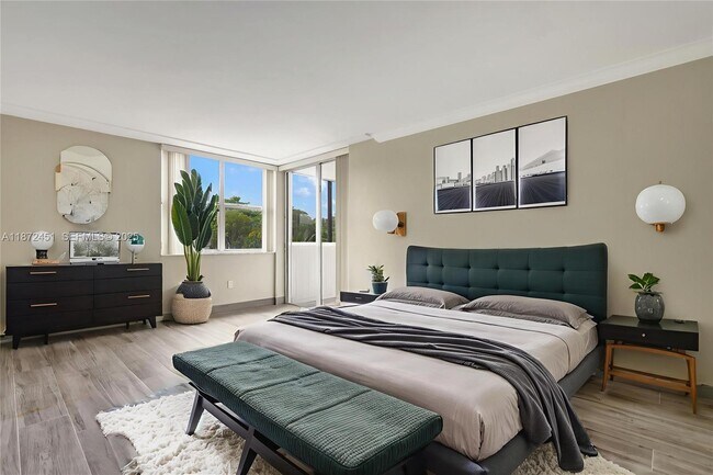 Building Photo - 20100 W Country Club Dr