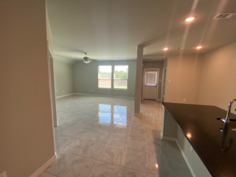 Building Photo - 3026 Estuary Dr
