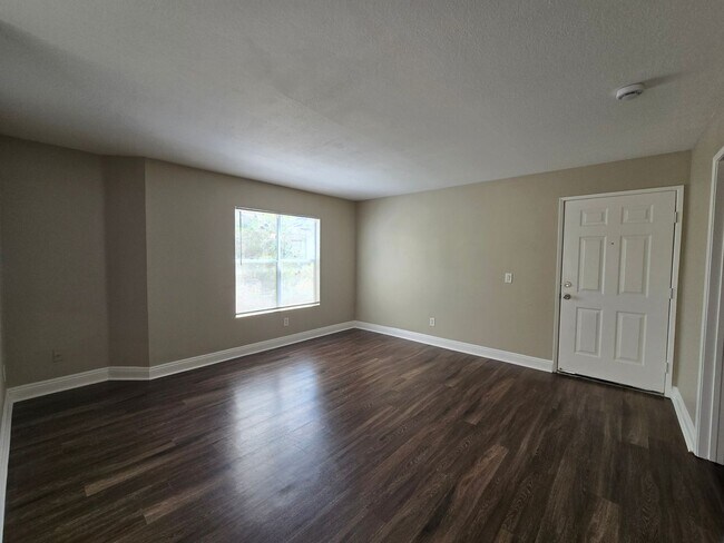 Building Photo - A Fabulous 2 Bedroom, 2 Bathroom condo at ...