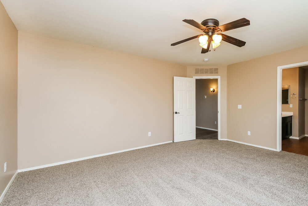 Building Photo - 3251 W Carlos Ln