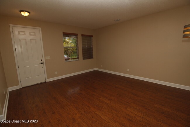 Building Photo - 480 Higgs Ave NW