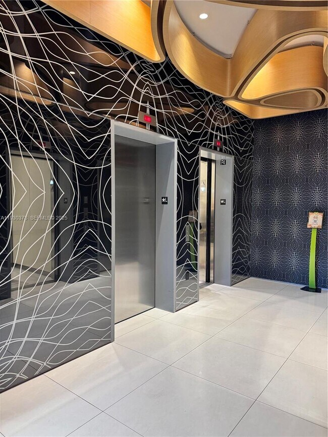 Building Photo - 501 NE 31st St