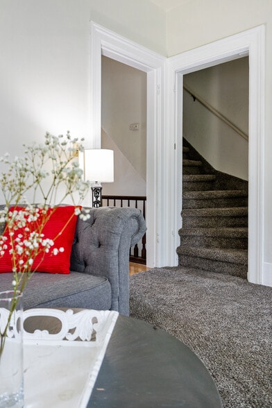 Building Photo - 601 S Walnut St