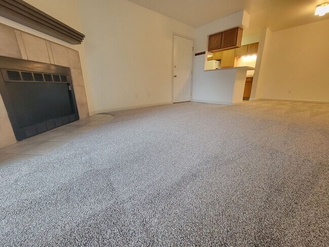 Building Photo - Fresh Boulder 1 Bedroom Condo for Rent wit...