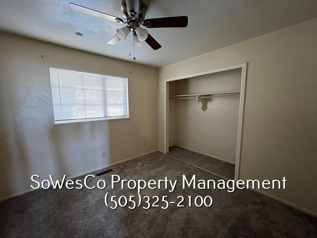 Building Photo - 3 Bedroom 2 Bath, Newer Flooring, Paint & ...