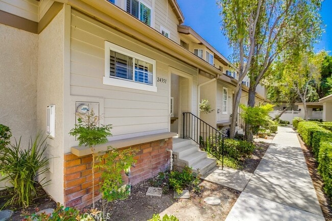 Building Photo - 24351 Marquis Ct