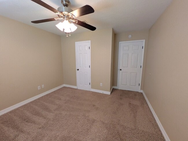Building Photo - 7945 Blue Bonnet St