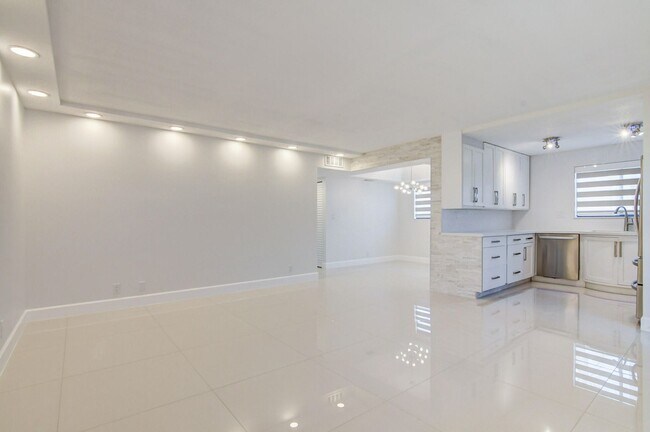 Building Photo - 15109 Ashland Dr