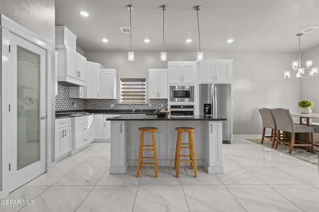 Building Photo - 2801 Tierra Garden Dr