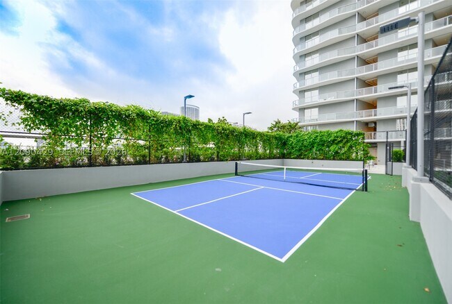 Building Photo - 1400 Biscayne Blvd
