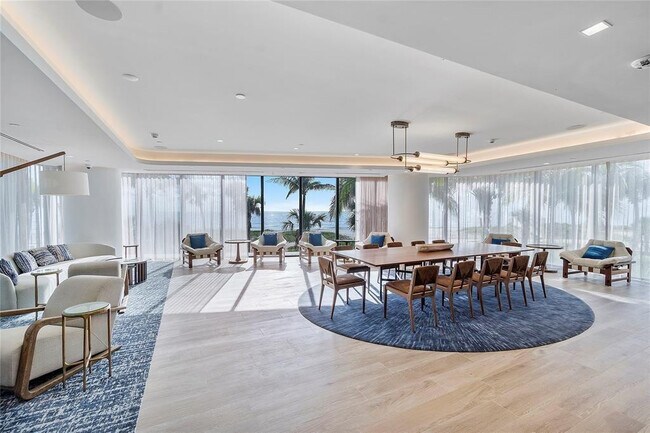 Building Photo - 1116 N Ocean Blvd